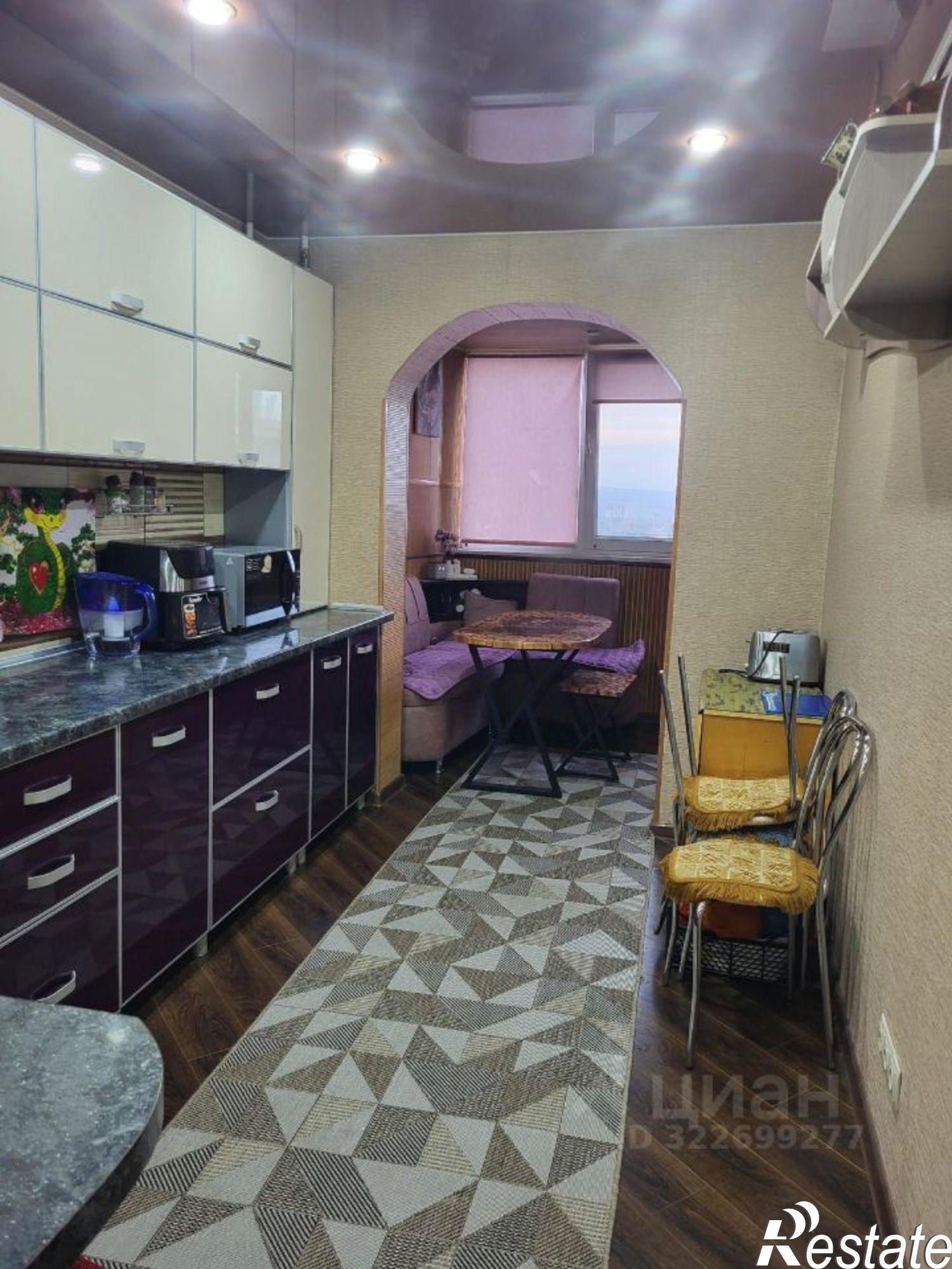 Купить квартиру за 10 000 000 рублей на Индустриальное шоссе, 27