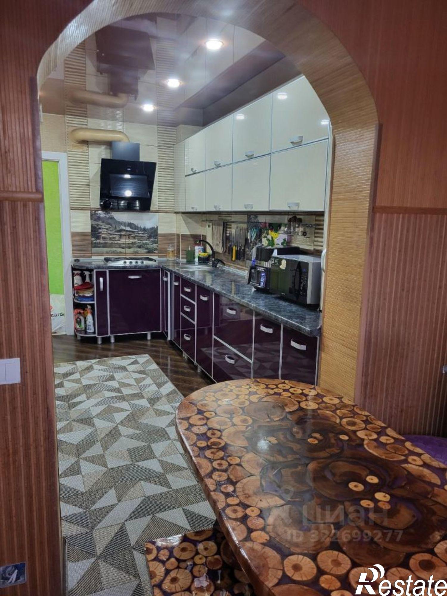 Купить квартиру за 10 000 000 рублей на Индустриальное шоссе, 27