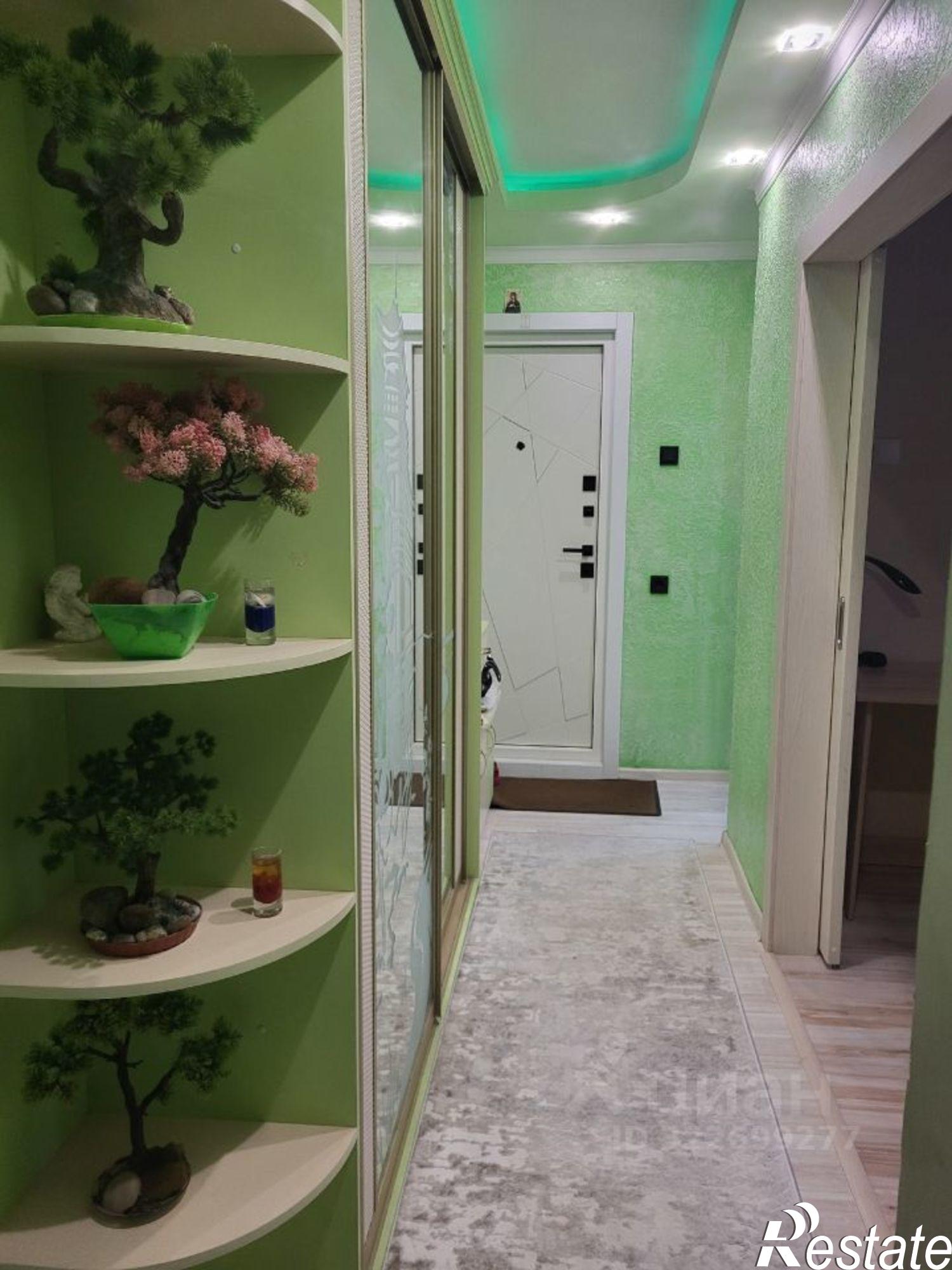 Купить квартиру за 10 000 000 рублей на Индустриальное шоссе, 27