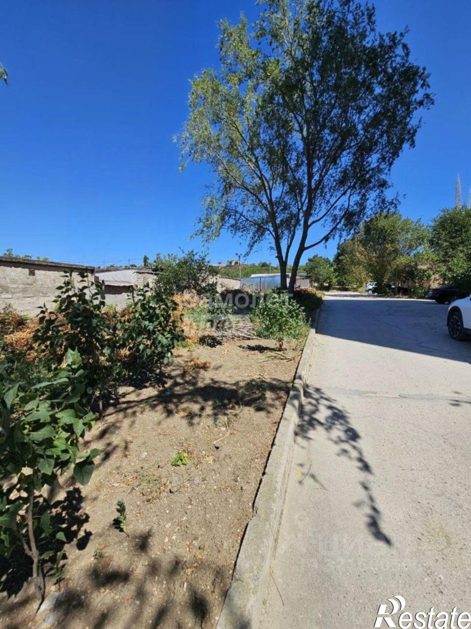 Купить гараж, место в паркинге за 300 000 рублей на ул Дмитрия Донского, 3