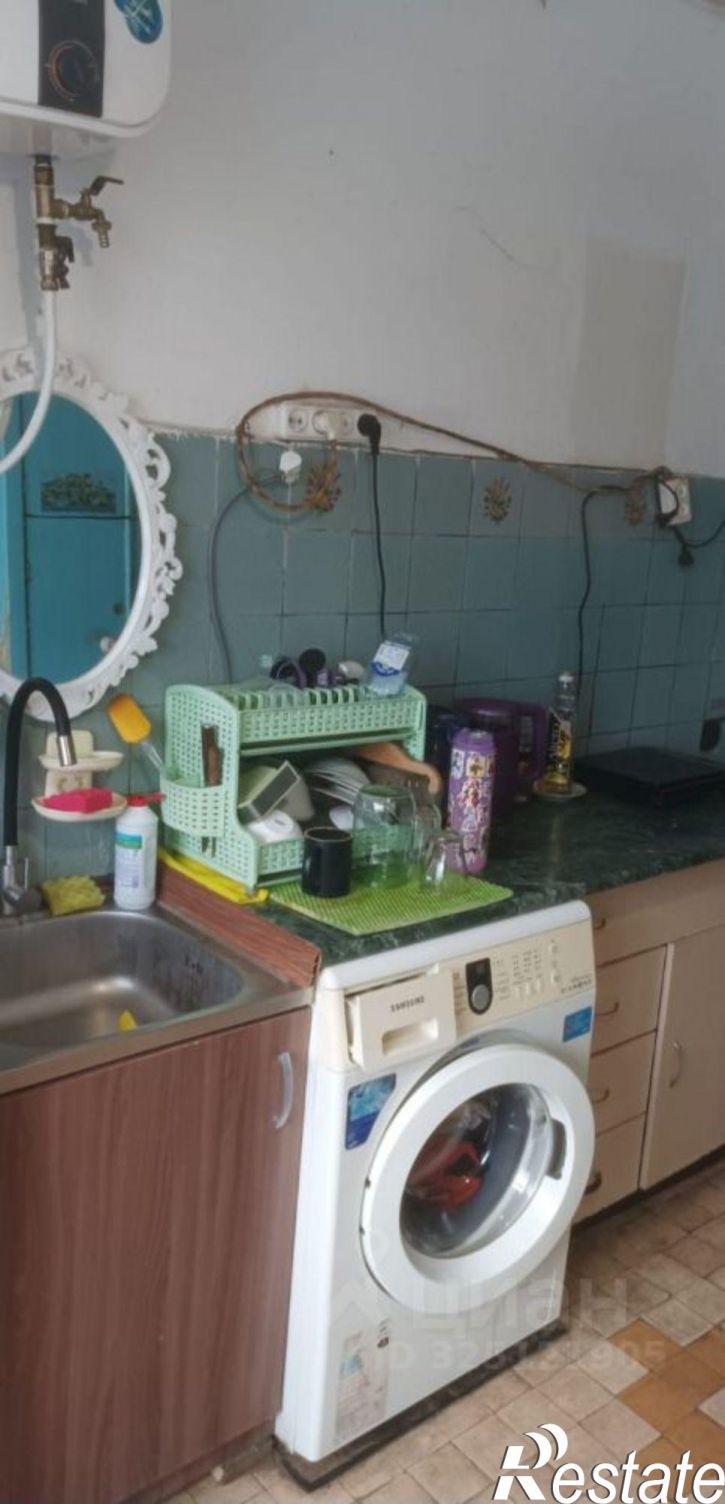 Комната улица Сморжевского, 6,  д. 6