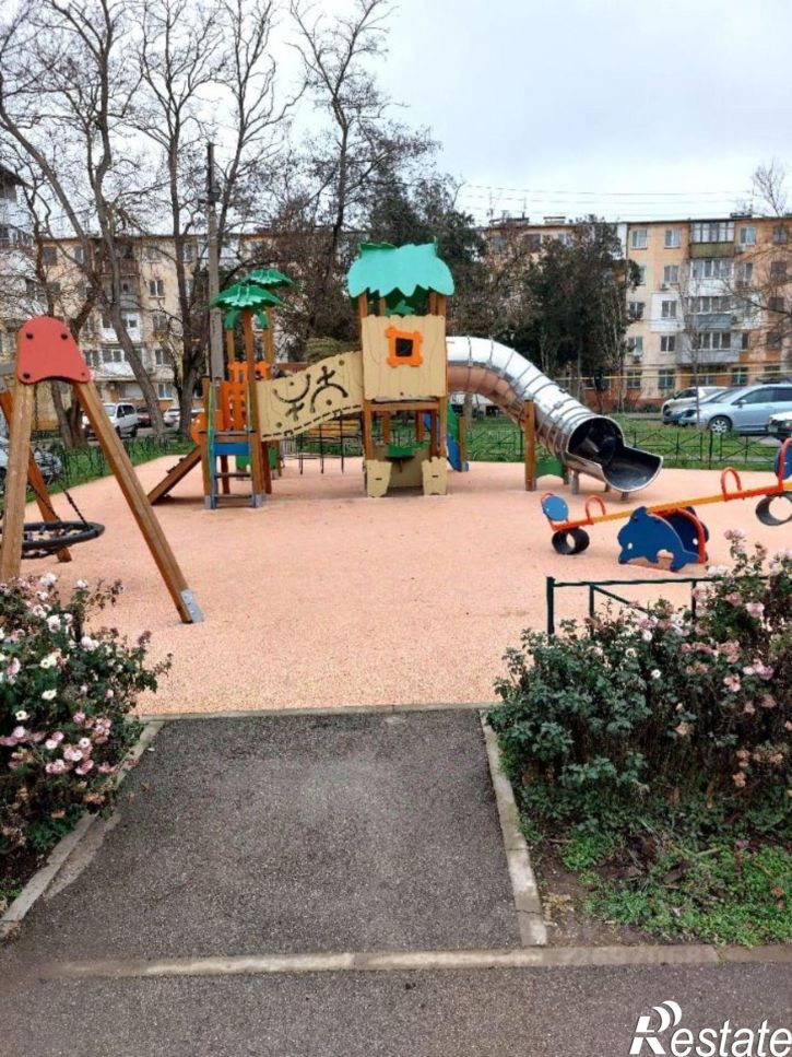 3-комн квартира улица Юных Ленинцев, 17,  д. 17
