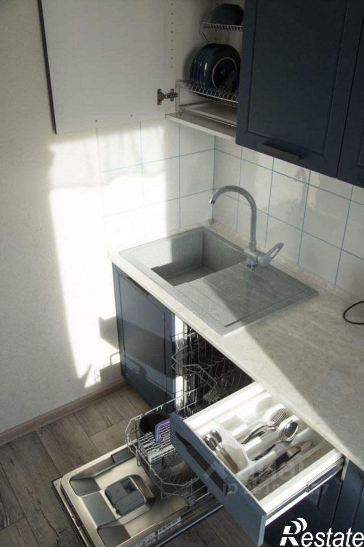 2-комн квартира улица Генерала Петрова, 10,  д. 10
