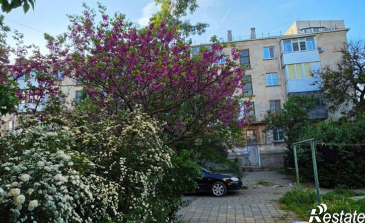 2-комн квартира улица Клары Цеткин, 15,  д. 15