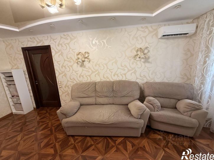 2-комн квартира улица Генерала Петрова, 76,  д. 76
