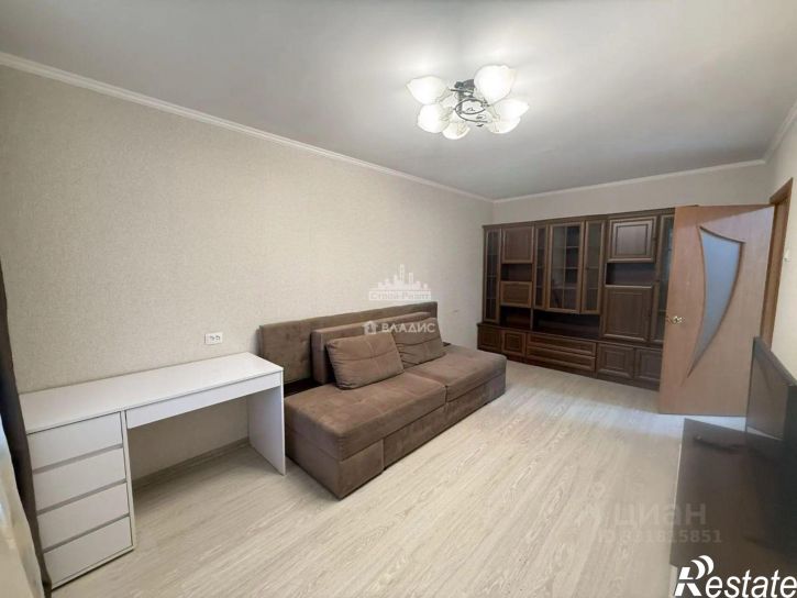 2-комн квартира ул Сморжевского, 1,  д. 1