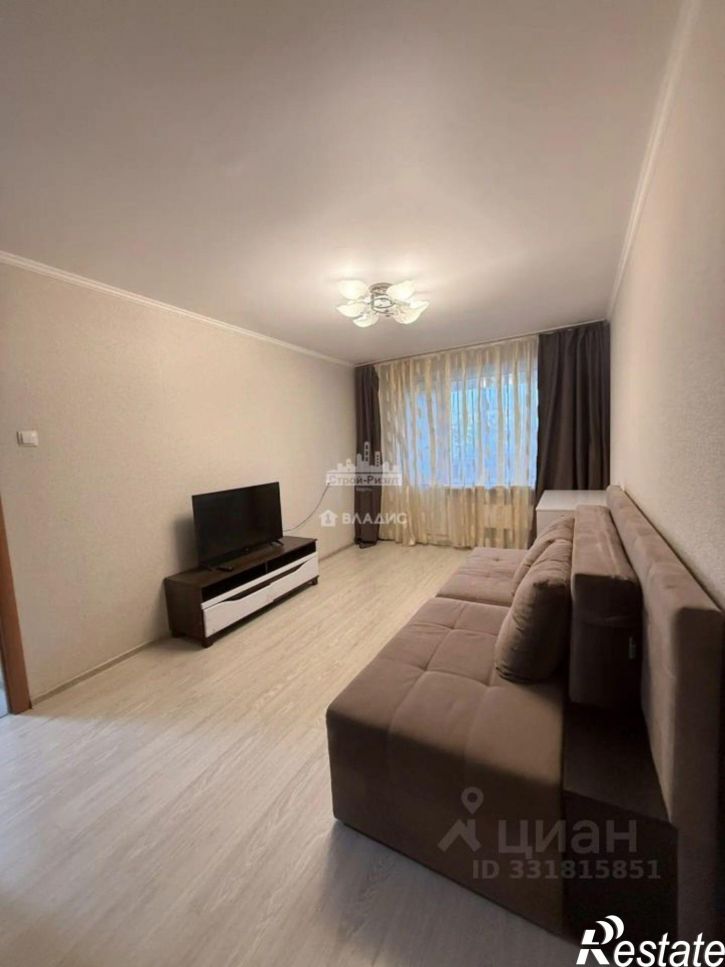 2-комн квартира ул Сморжевского, 1,  д. 1