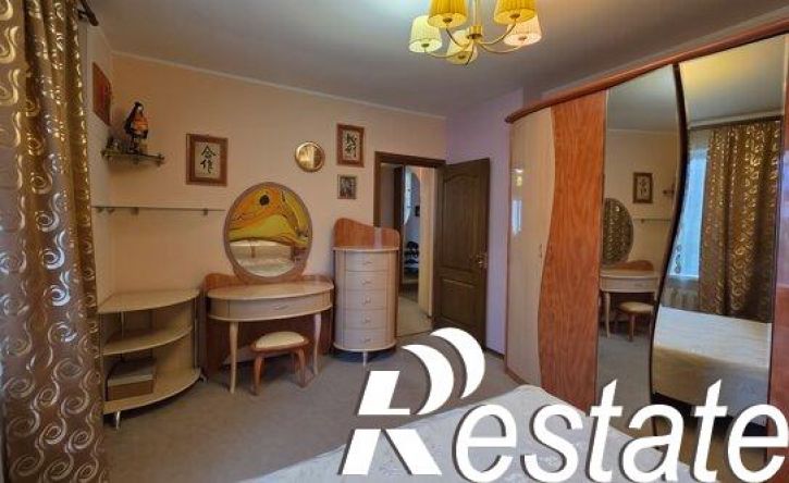 4-комн квартира Кооперативный переулок, 32,  д. 32